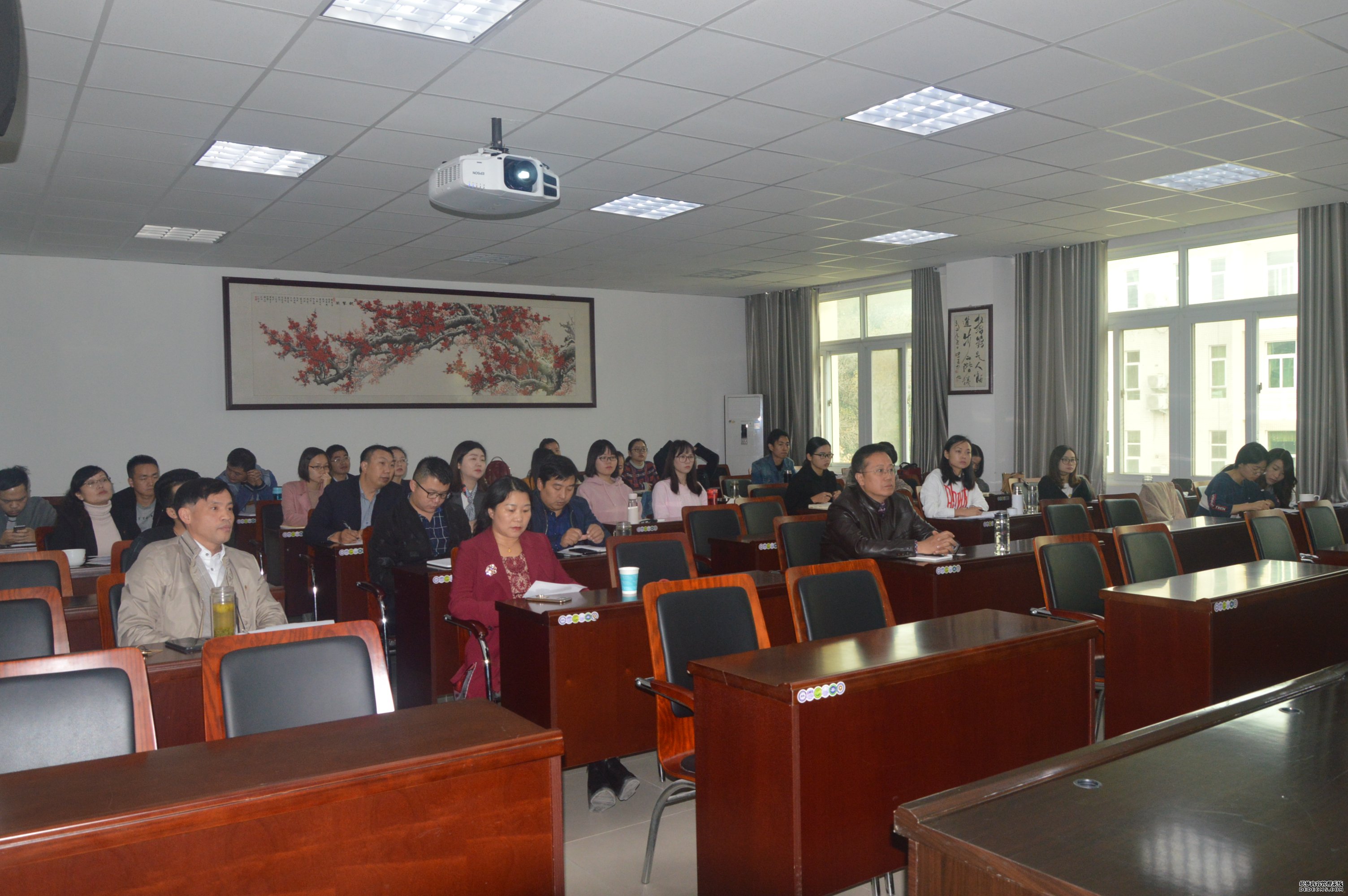 太阳集团tyc59972017级研究生毕业论文与专业实习汇报会暨学术活动月动员会